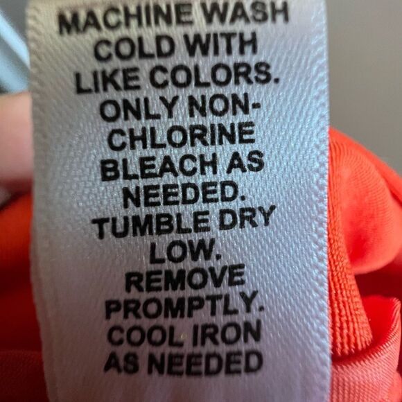 😊 3/$30 
CATO Capris Sz 10 Deep Orange, poly & spandex (lil stretch) EUC - Picture 6 of 11